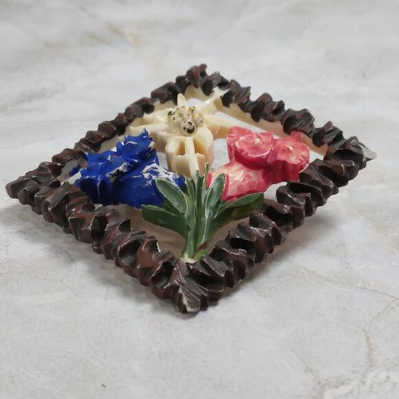 Vintage Hand Carved / Hand Painted Edelweiss Alpine Floral Brooch Pin - Picture 5 of 8